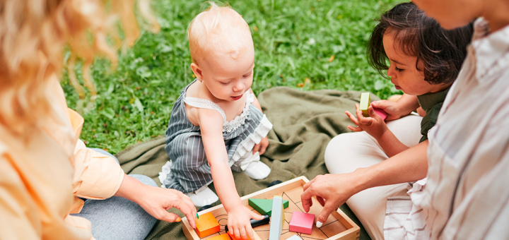 Juegos Sensoriales al Aire Libre para Bebés: Diversión y Aprendizaje Durante las Vacaciones