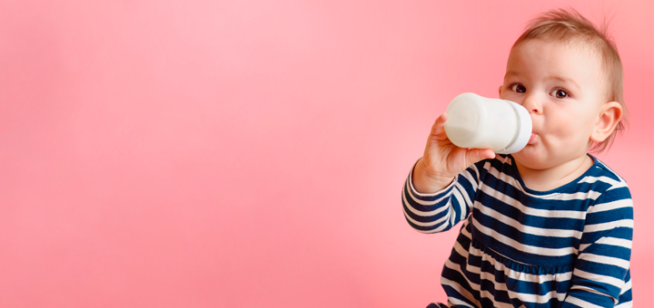 ¿Cuándo deberían dejar el biberón los niños?